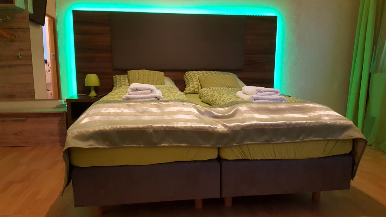 Kansakar Hotel Kaiserslautern Bagian luar foto