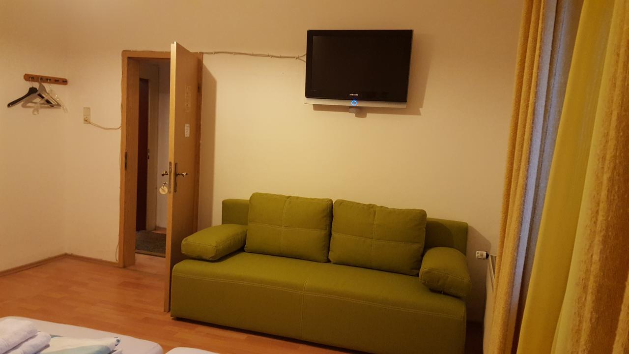 Kansakar Hotel Kaiserslautern Bagian luar foto