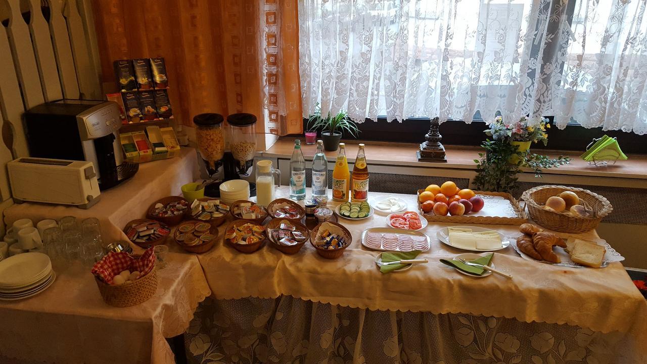 Kansakar Hotel Kaiserslautern Bagian luar foto