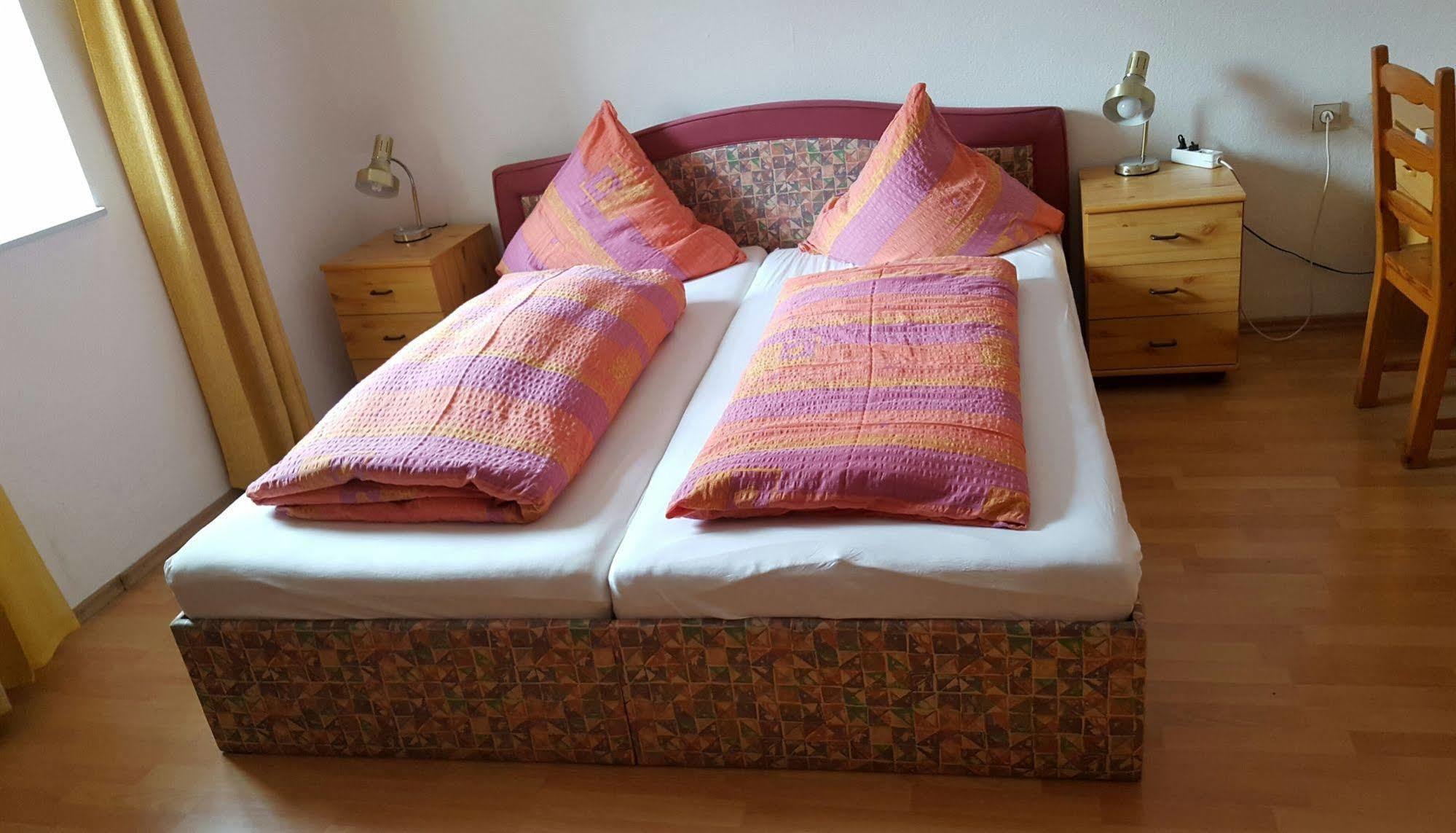 Kansakar Hotel Kaiserslautern Bagian luar foto