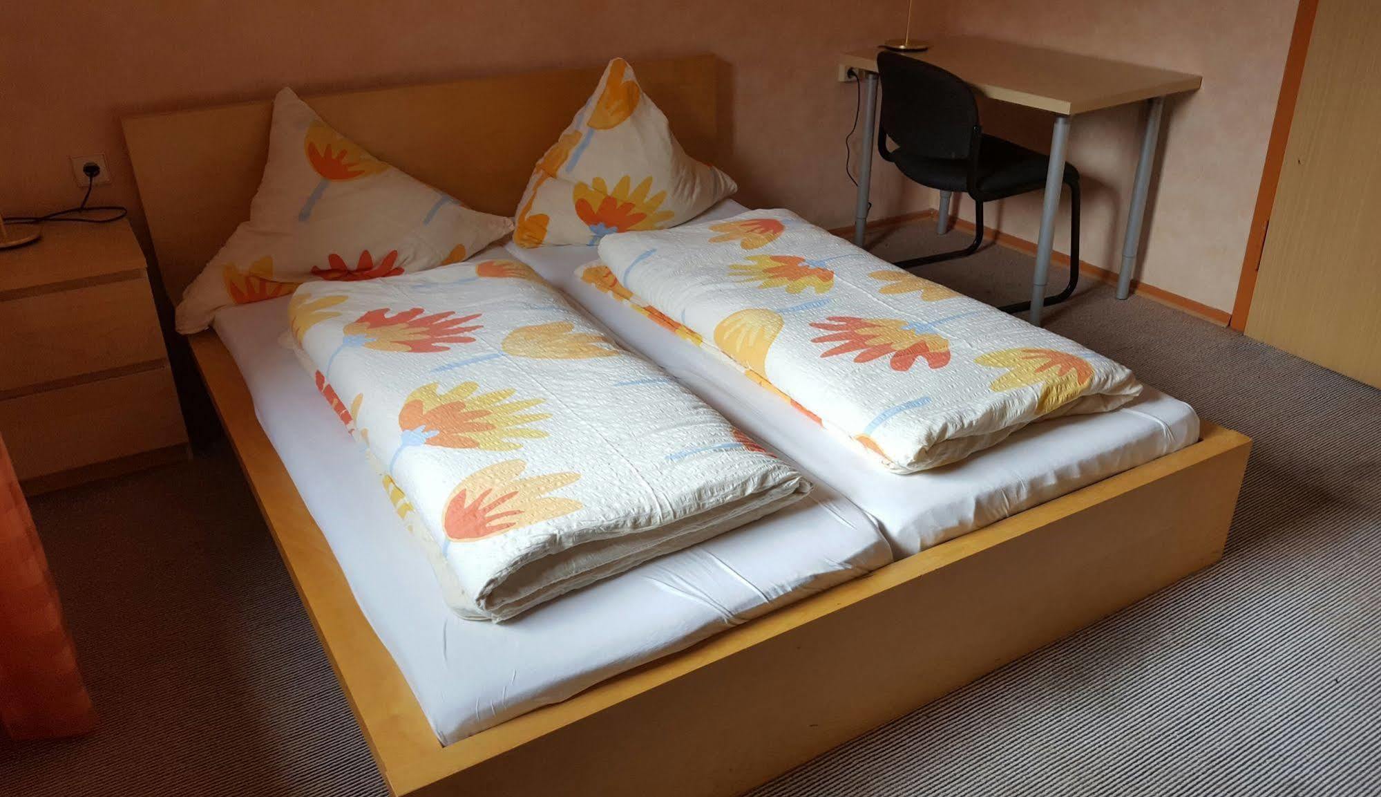Kansakar Hotel Kaiserslautern Bagian luar foto
