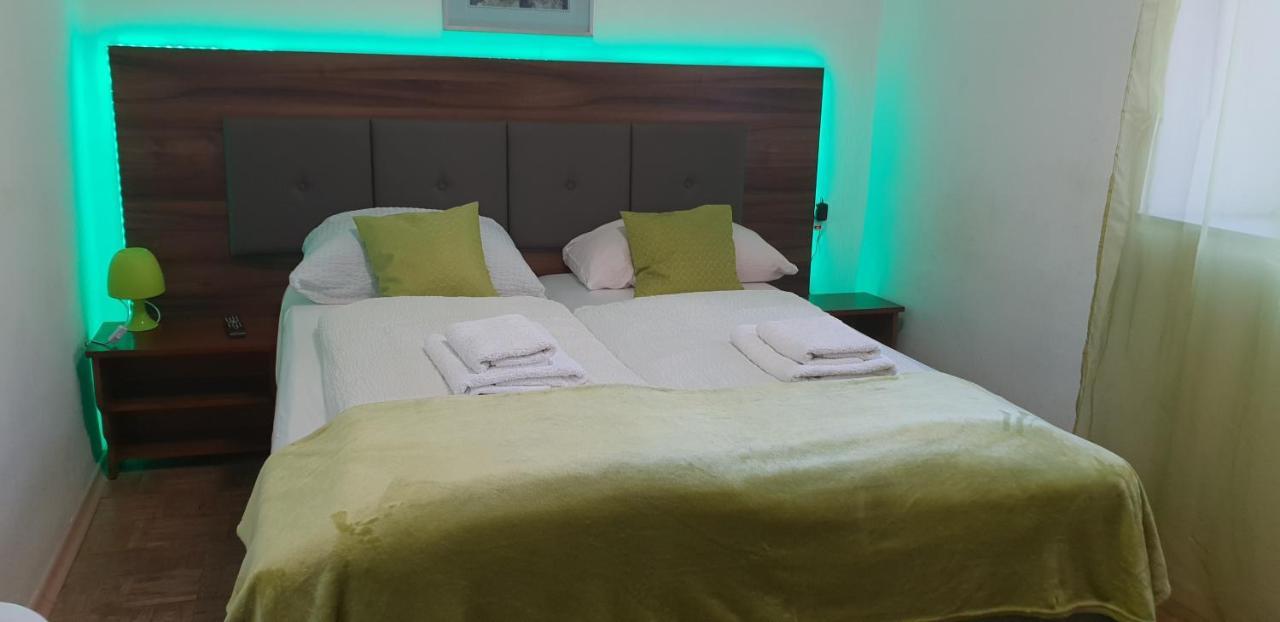 Kansakar Hotel Kaiserslautern Bagian luar foto