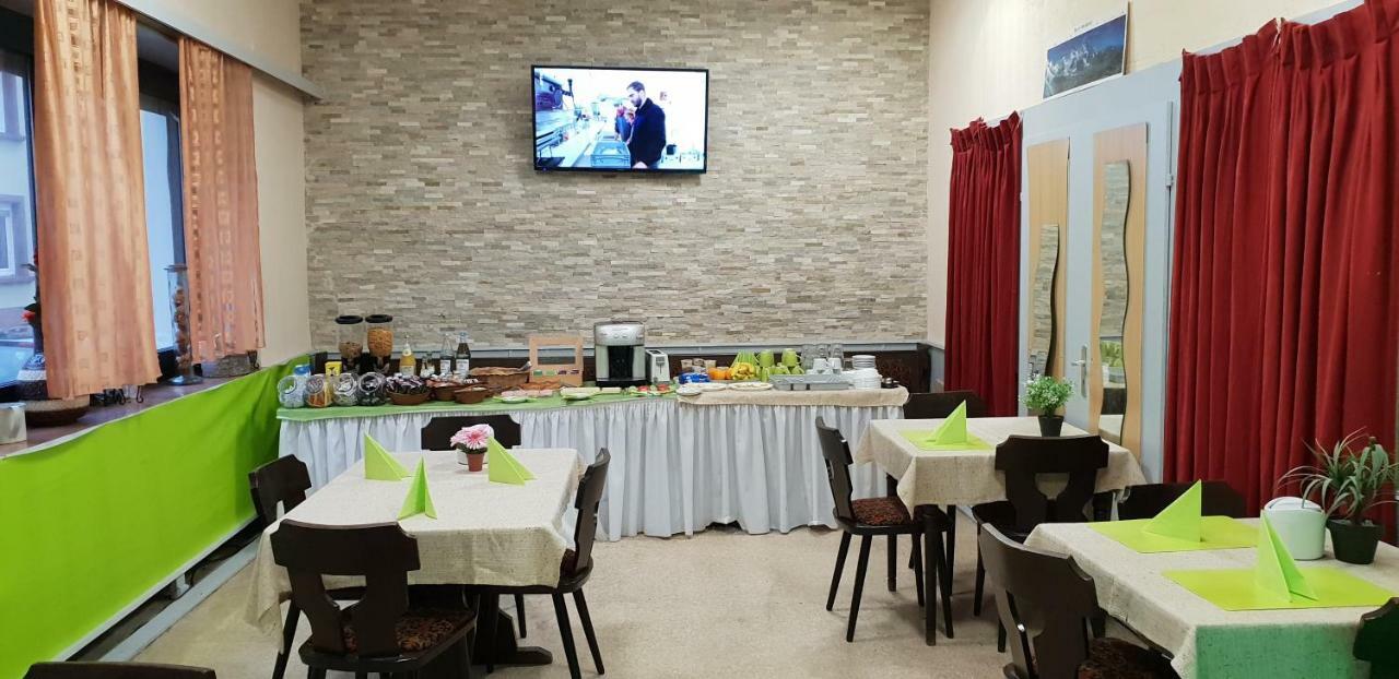 Kansakar Hotel Kaiserslautern Bagian luar foto